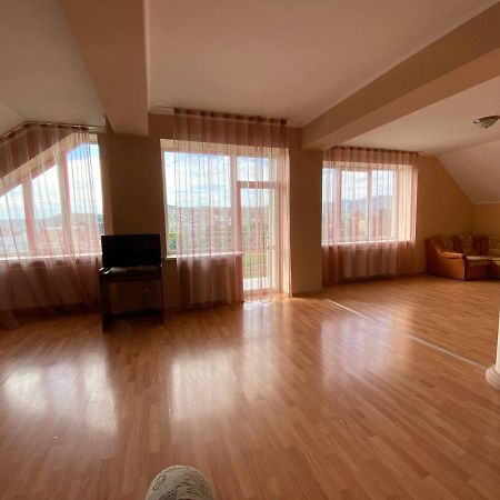 Apartments On Parkaniya 2A Mukacheve Luaran gambar