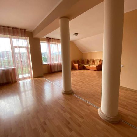 Apartments On Parkaniya 2A Mukacheve Luaran gambar