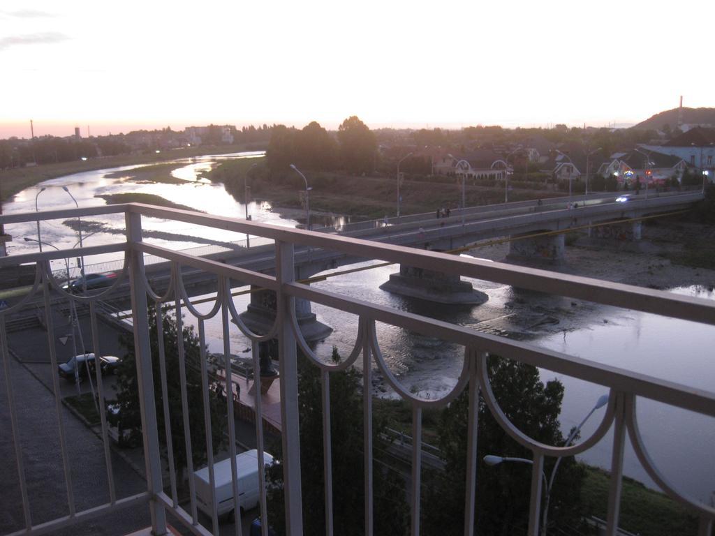 Apartments On Parkaniya 2A Mukacheve Luaran gambar